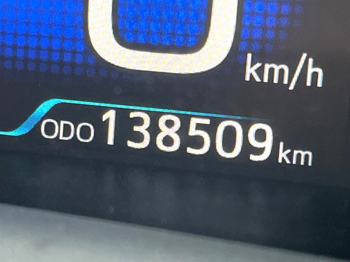 2017 Toyota Prius DAA-ZVW51 (UW-6a1e4a9d27aa3)[2]