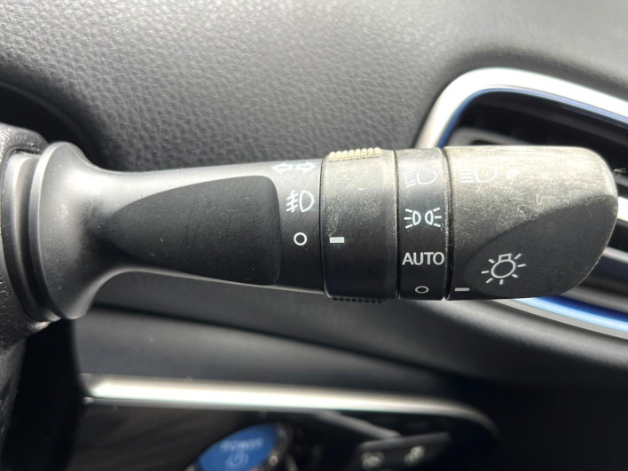 2017 Toyota Prius DAA-ZVW51 (UW-6a1e4a9d27aa3)[7]