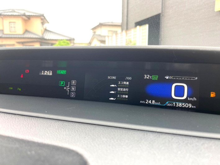 2017 Toyota Prius DAA-ZVW51 (UW-6a1e4a9d27aa3)[22]