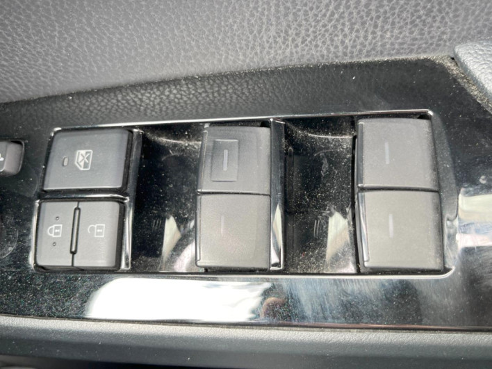 2020 Toyota Prius DAA-ZVW51 (UW-6a1e4a9dca5e6)[22]