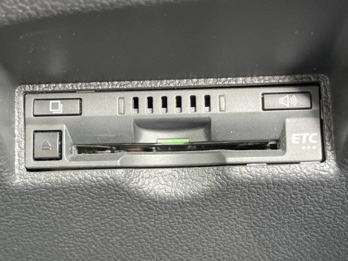 2020 Toyota Prius DAA-ZVW51 (UW-6a1e4a9dca5e6)[24]