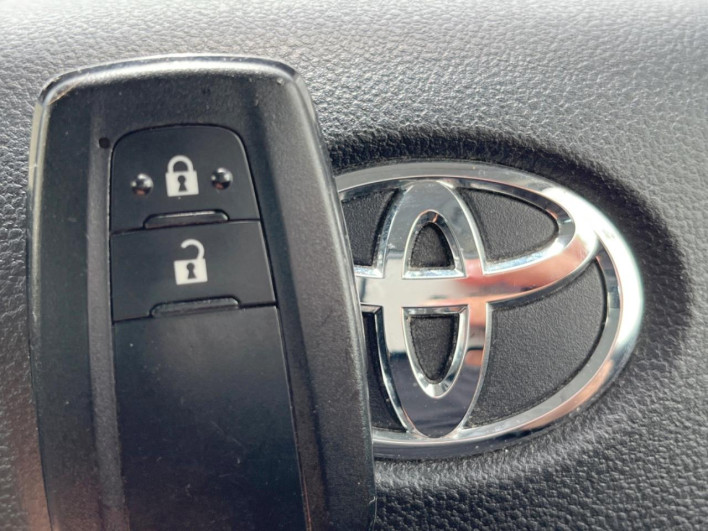 2020 Toyota Prius DAA-ZVW51 (UW-6a1e4a9dca5e6)[21]