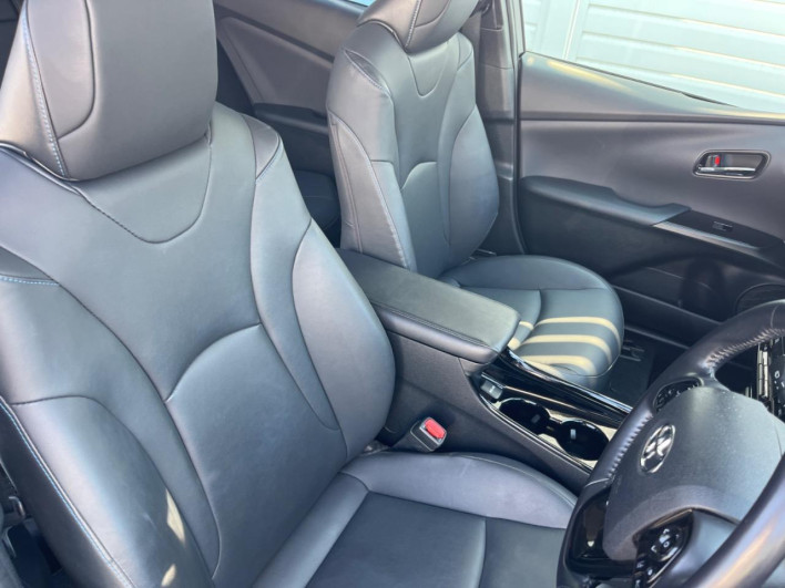 2021 Toyota Prius 6AA-ZVW51 (UW-6a1e4a9e4e79f)[15]