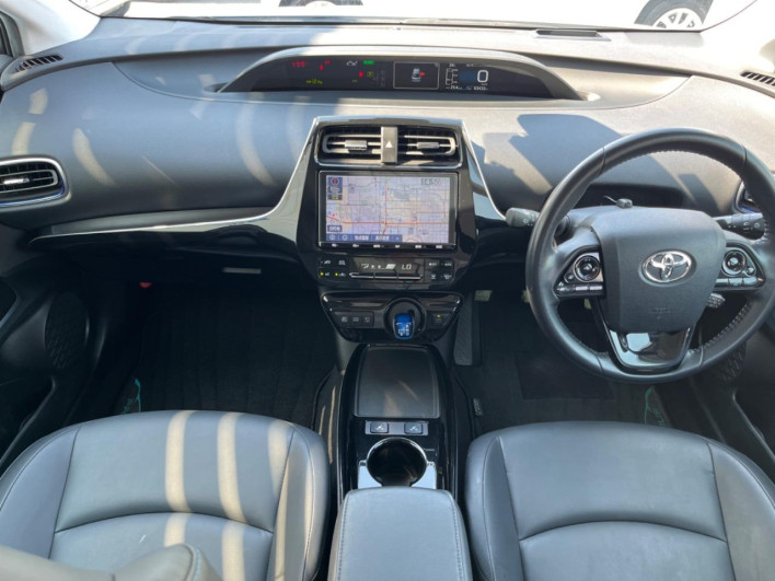 2021 Toyota Prius 6AA-ZVW51 (UW-6a1e4a9e4e79f)[18]