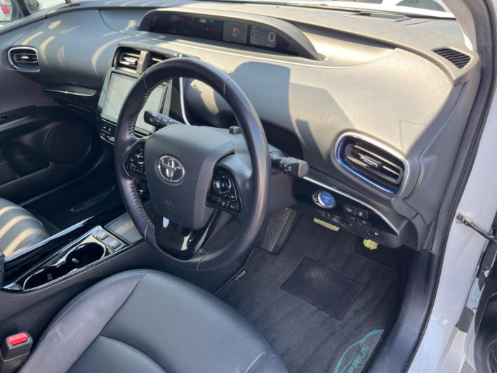 2021 Toyota Prius 6AA-ZVW51 (UW-6a1e4a9e4e79f)[14]