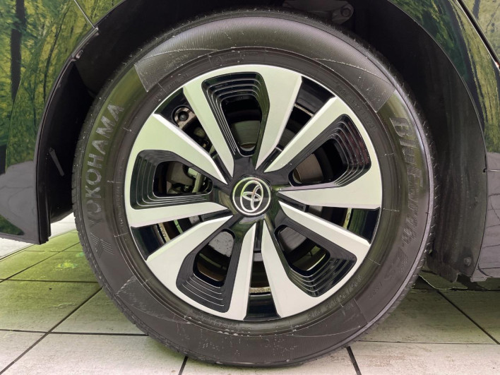2017 Toyota Prius PHV DLA-ZVW52 (UW-6a1e4a9f828b7)[16]