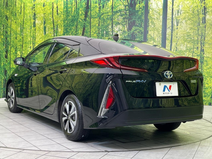 2017 Toyota Prius PHV DLA-ZVW52 (UW-6a1e4a9f828b7)[10]