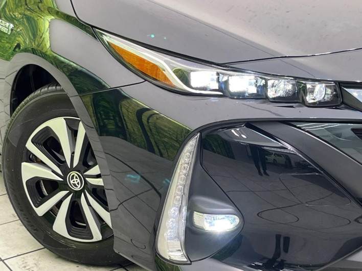2017 Toyota Prius PHV DLA-ZVW52 (UW-6a1e4a9f828b7)[12]