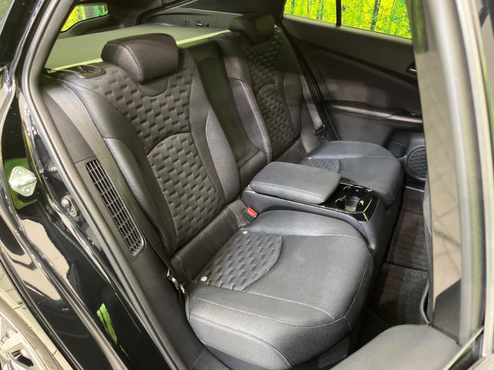 2017 Toyota Prius PHV DLA-ZVW52 (UW-6a1e4a9f828b7)[27]