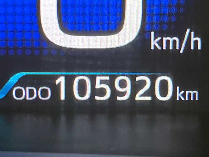 2017 Toyota Prius PHV DLA-ZVW52 (UW-6a1e4a9f828b7)[2]