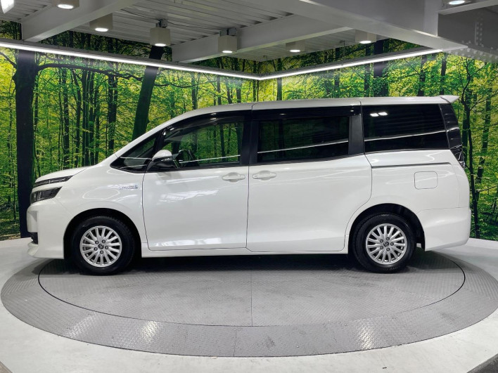2015 Toyota Voxy DAA-ZWR80G (UW-6a1e4aa60ccd7)[18]