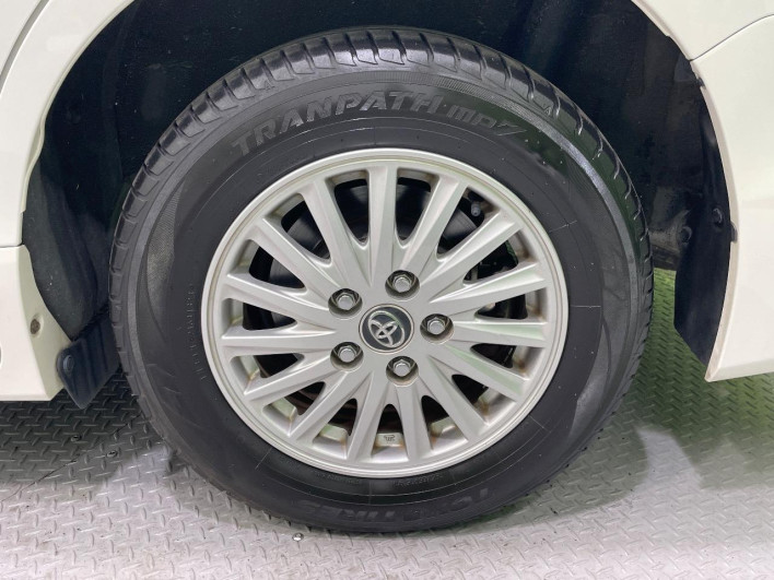 2015 Toyota Voxy DAA-ZWR80G (UW-6a1e4aa60ccd7)[8]