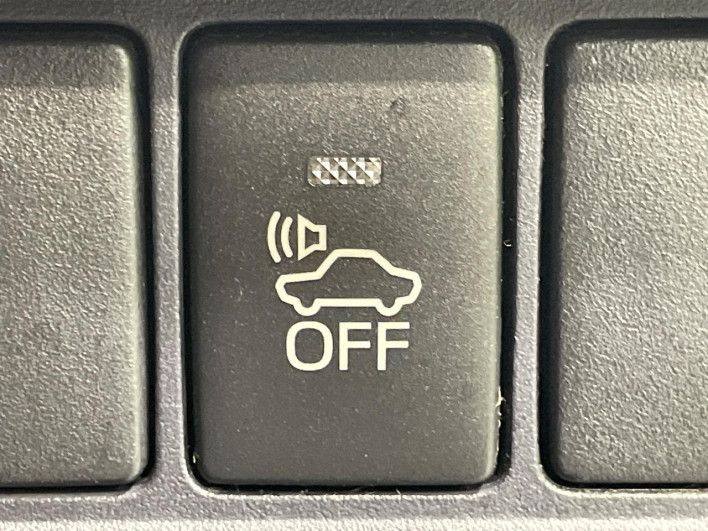 2015 Toyota Voxy DAA-ZWR80G (UW-6a1e4aa60ccd7)[21]