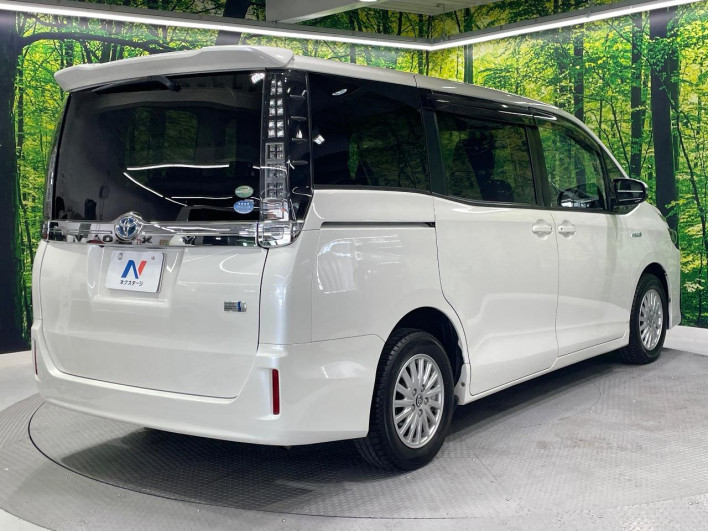 2015 Toyota Voxy DAA-ZWR80G (UW-6a1e4aa60ccd7)[15]