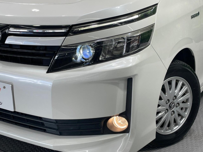 2015 Toyota Voxy DAA-ZWR80G (UW-6a1e4aa60ccd7)[5]