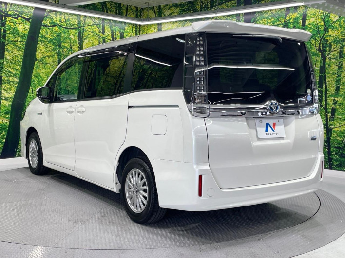 2015 Toyota Voxy DAA-ZWR80G (UW-6a1e4aa60ccd7)[17]
