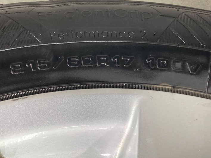 2017 Toyota C-HR DAA-ZYX10 (UW-6a1e4ab5253d7)[20]