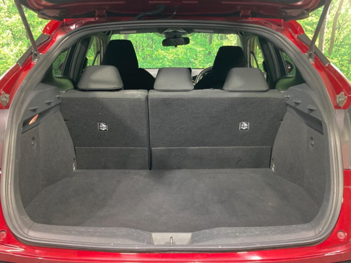 2017 Toyota C-HR DAA-ZYX10 (UW-6a1e4ab5253d7)[12]