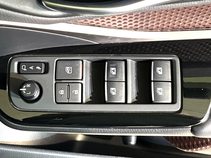 2018 Toyota C-HR DAA-ZYX10 (UW-6a1e4ab6312a7)[7]