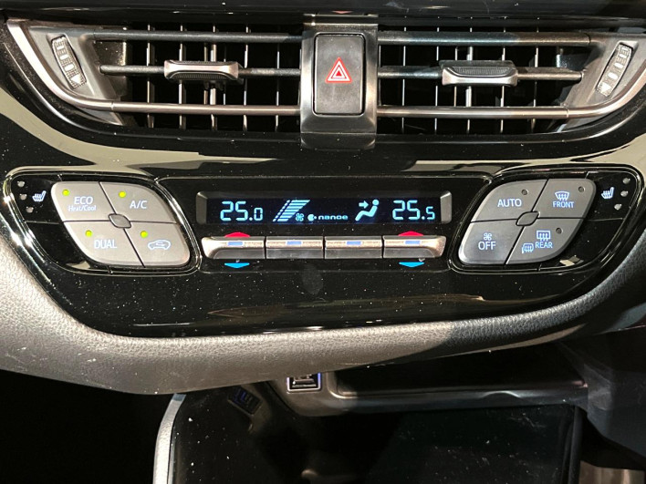 2018 Toyota C-HR DAA-ZYX10 (UW-6a1e4ab6312a7)[16]