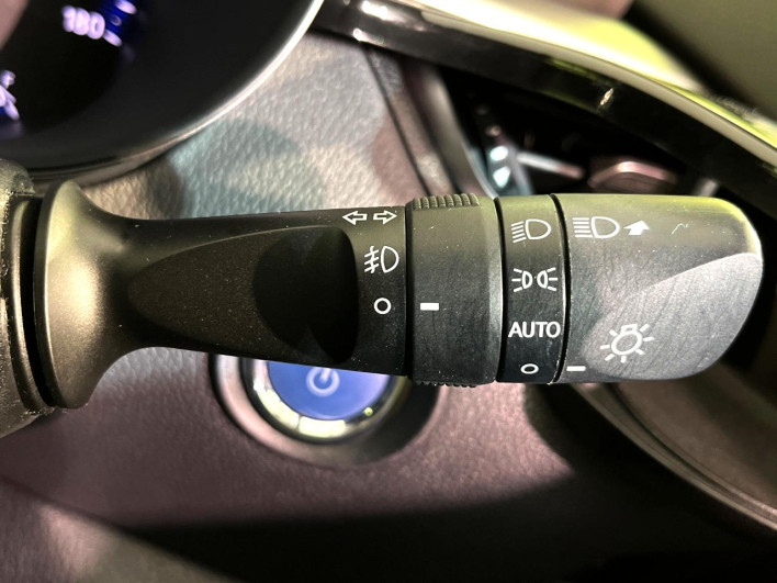 2018 Toyota C-HR DAA-ZYX10 (UW-6a1e4ab6312a7)[29]