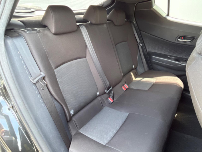2018 Toyota C-HR DAA-ZYX10 (UW-6a1e4ab814e76)[12]