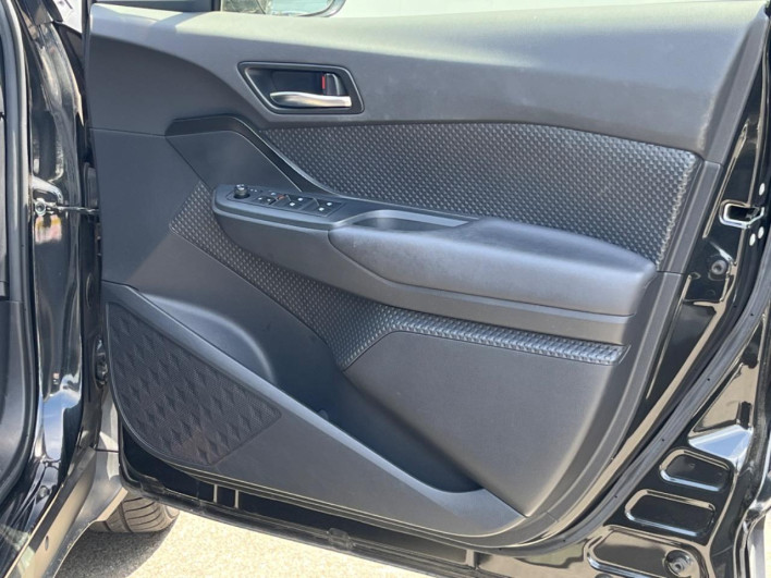 2018 Toyota C-HR DAA-ZYX10 (UW-6a1e4ab814e76)[23]