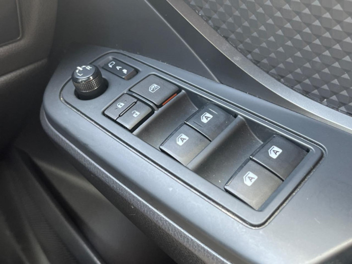 2018 Toyota C-HR DAA-ZYX10 (UW-6a1e4ab814e76)[25]