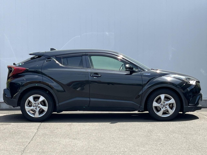 2018 Toyota C-HR DAA-ZYX10 (UW-6a1e4ab814e76)[14]