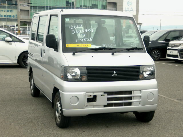 2001 Mitsubishi Minicab Van U61V