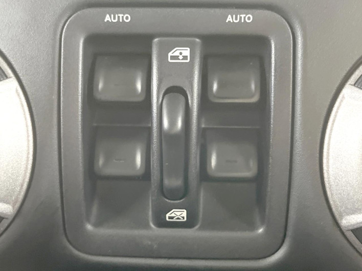 2015 Chrysler Jeep Wrangler Unlimited ABA-JK36L (UW-6a1f99e7022eb)[7]