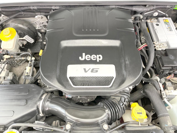 2015 Chrysler Jeep Wrangler Unlimited ABA-JK36L (UW-6a1f99e7022eb)[19]
