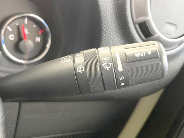 2015 Chrysler Jeep Wrangler Unlimited ABA-JK36L (UW-6a1f99e7022eb)[17]
