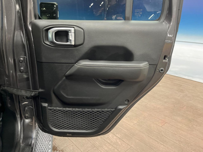 2021 Chrysler Jeep Wrangler Unlimited 3BA-JL36L (UW-6a1f99e7734ce)[26]