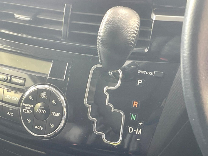 2013 Toyota Estima DBA-ACR50W (UW-6a1f99ff48606)[28]