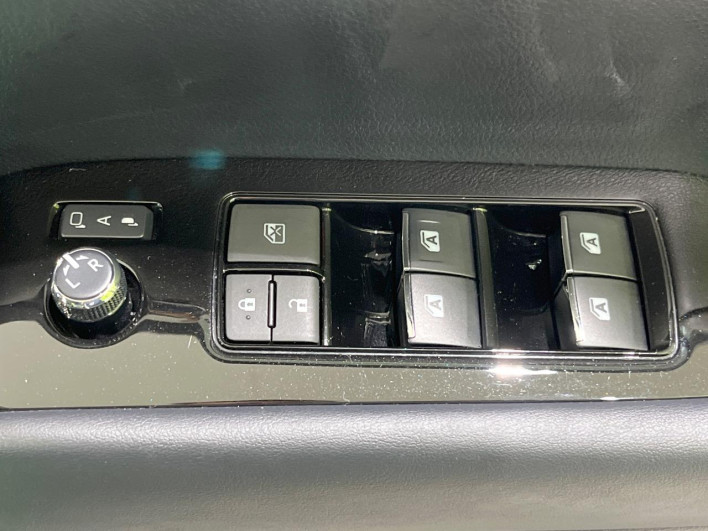2018 Toyota Alphard DBA-AGH30W (UW-6a1f9a01db98a)[17]