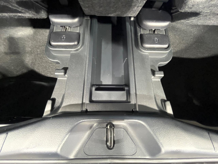 2020 Toyota Vellfire 3BA-AGH30W (UW-6a1f9a049d8f8)[15]