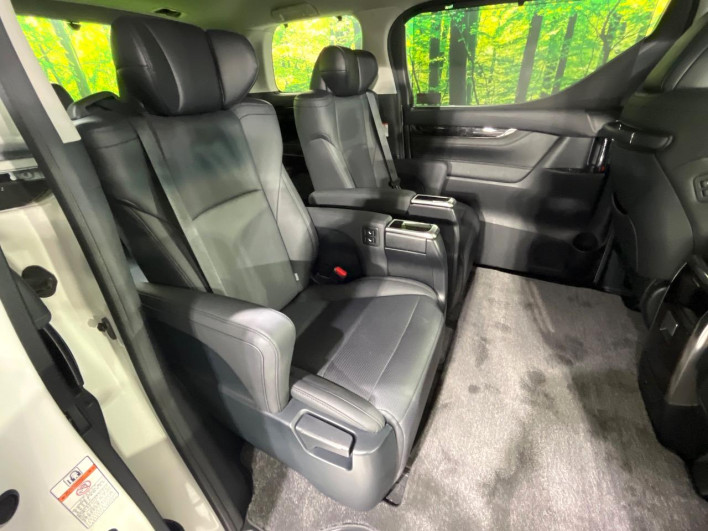 2020 Toyota Vellfire 3BA-AGH30W (UW-6a1f9a049d8f8)[28]