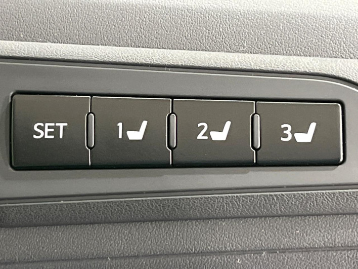 2020 Toyota Vellfire 3BA-AGH30W (UW-6a1f9a049d8f8)[22]