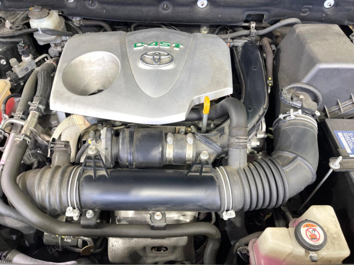 2017 Toyota Harrier DBA-ASU60W (UW-6a1f9a135fe48)[4]