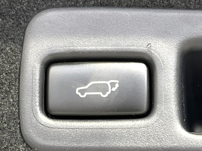 2017 Toyota Harrier DBA-ASU60W (UW-6a1f9a135fe48)[29]