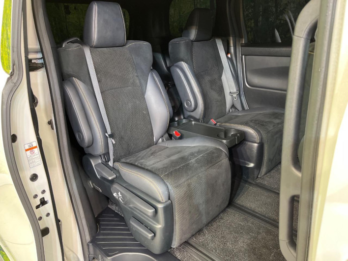 2021 Toyota Alphard Hybrid 6AA-AYH30W (UW-6a1f9a25ab5ec)[27]