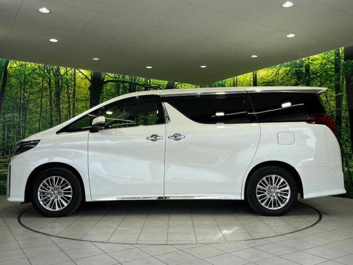 2022 Toyota Alphard Hybrid 6AA-AYH30W (UW-6a1f9a25d3c46)[20]