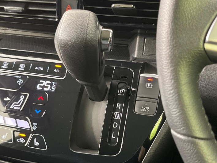 2019 Mitsubishi eK Cross 5AA-B34W (UW-6a1f9a399e211)[22]