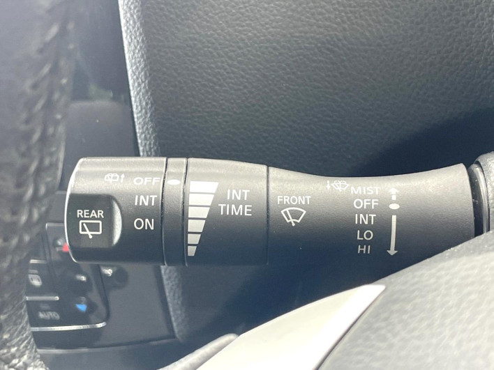 2011 Nissan Serena DBA-C26 (UW-6a1f9a4e24a12)[10]