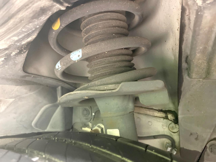 2011 Nissan Serena DBA-C26 (UW-6a1f9a4e24a12)[27]