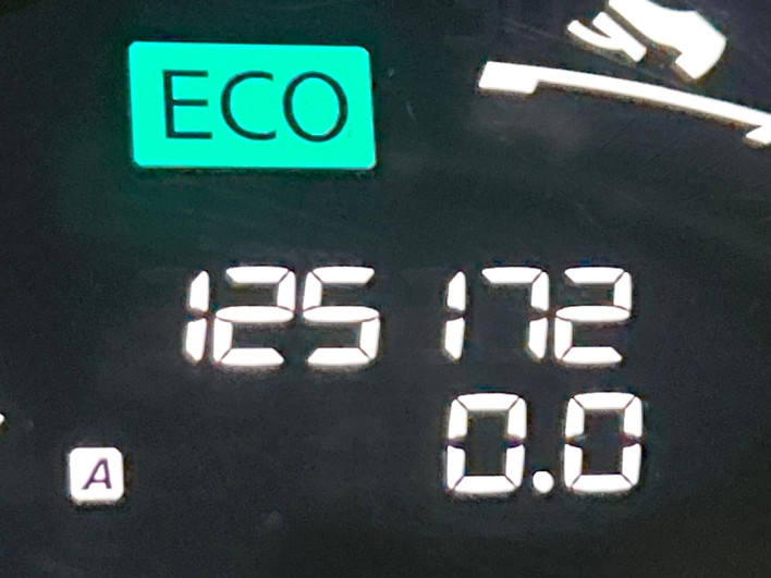 2012 Nissan Serena DBA-C26 (UW-6a1f9a4e4cf4d)[2]