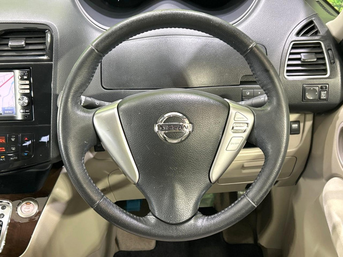 2012 Nissan Serena DBA-C26 (UW-6a1f9a4e4cf4d)[29]