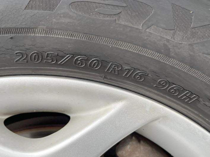 2011 Mazda Biante DBA-CCEFW (UW-6a1f9a4f34e41)[8]