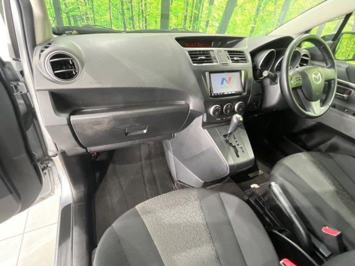 2012 Mazda Premacy DBA-CWEAW (UW-6a1f9a56c0a25)[29]